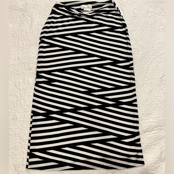 Anthropologie Black and White Geometric Midi Skirt - Picture 3 of 10